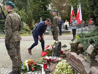 Mieszkańcy Elbląga uczcili 87. rocznicę napaści Związku Sowieckiego na Polskę 23