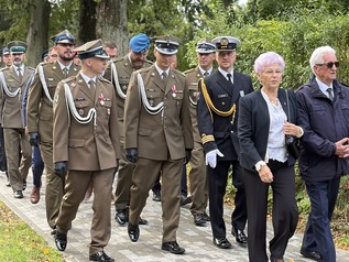 Mieszkańcy Elbląga uczcili 87. rocznicę napaści Związku Sowieckiego na Polskę 32