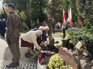 Mieszkańcy Elbląga uczcili 87. rocznicę napaści Związku Sowieckiego na Polskę 43