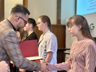 Stypendium na wyrównywanie szans edukacyjnych dla uczniów klas siódmych i ósmych szkół podstawowych z Gminy Miasta Elbląg 17