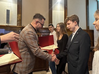 Stypendium na wyrównywanie szans edukacyjnych dla uczniów klas siódmych i ósmych szkół podstawowych z Gminy Miasta Elbląg 25