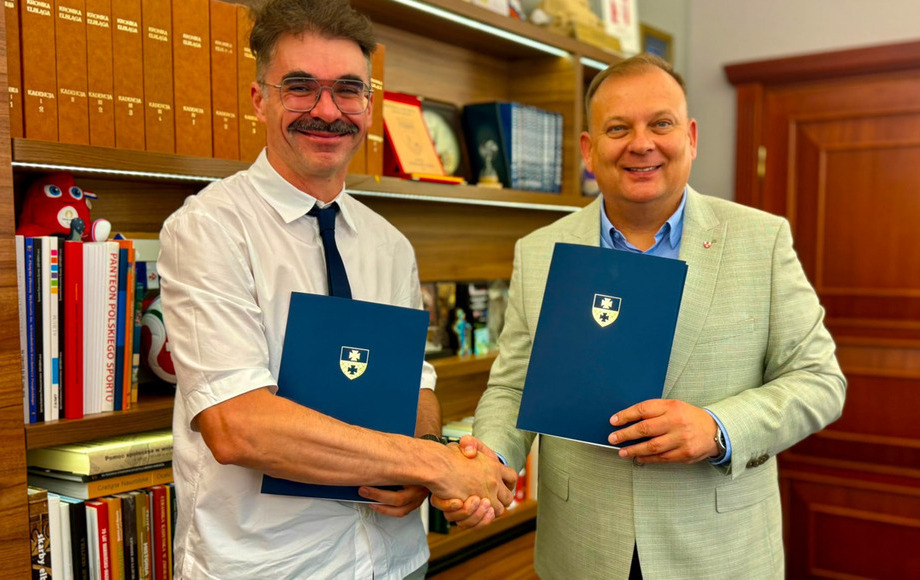 Zdjęcie do Umowa z autorami zwycięskiej koncepcji rozwoju portu podpisana...