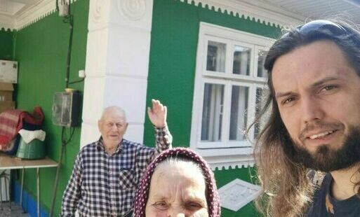Zdjęcie do Kto zgasi światło? Porywający stand-up z podróżnikiem Miłoszem Szymańskim