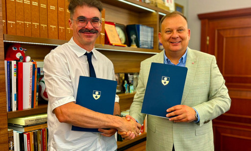 Zdjęcie do Umowa z autorami zwycięskiej koncepcji rozwoju portu podpisana! 