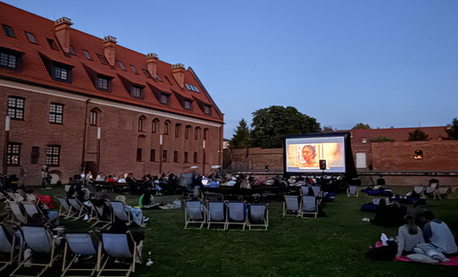 Zdjęcie do Letnie Kino pod Chmurką