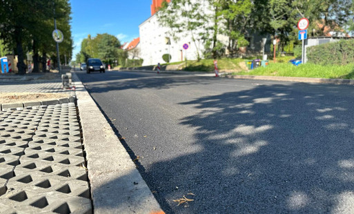 Zdjęcie do Będą robić nawierzchnię na ul. Saper&oacute;w