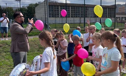 Zdjęcie do Siłownia plenerowa przy SP 9 i plac zabawy przy SP 18 oficjalnie otwarte!